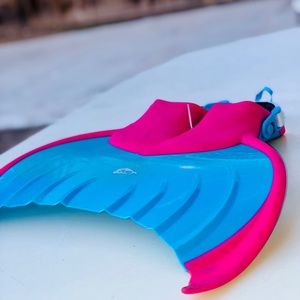 Mermaid Linden $5 sale🌷🌈☀️